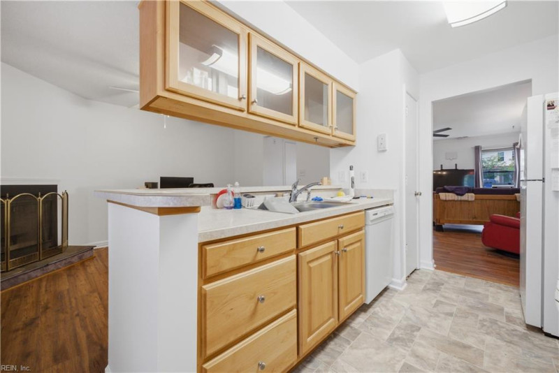 Photo 4 of 24 residential for sale in Hampton virginia