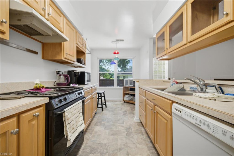 Photo 6 of 24 residential for sale in Hampton virginia