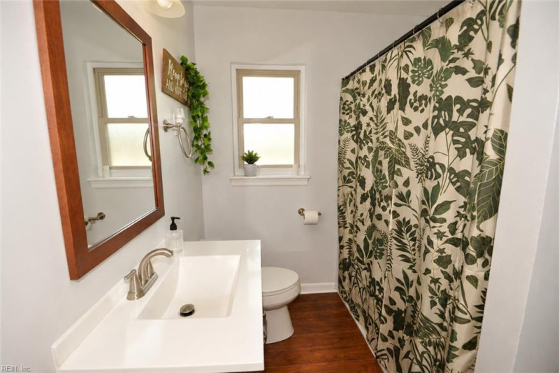 Photo 17 of 28 residential for sale in Norfolk virginia