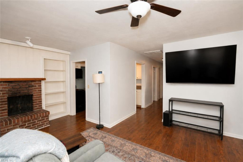 Photo 3 of 28 residential for sale in Norfolk virginia