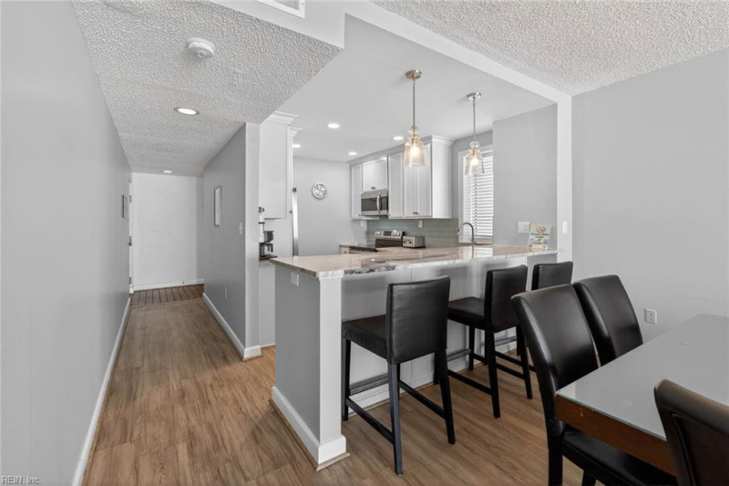 Photo 5 of 31 residential for sale in Virginia Beach virginia