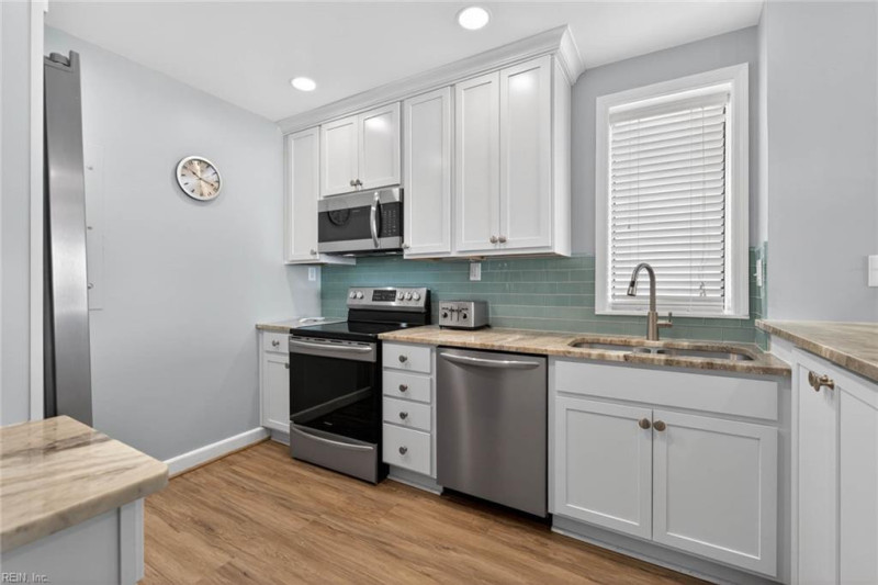 Photo 7 of 31 residential for sale in Virginia Beach virginia