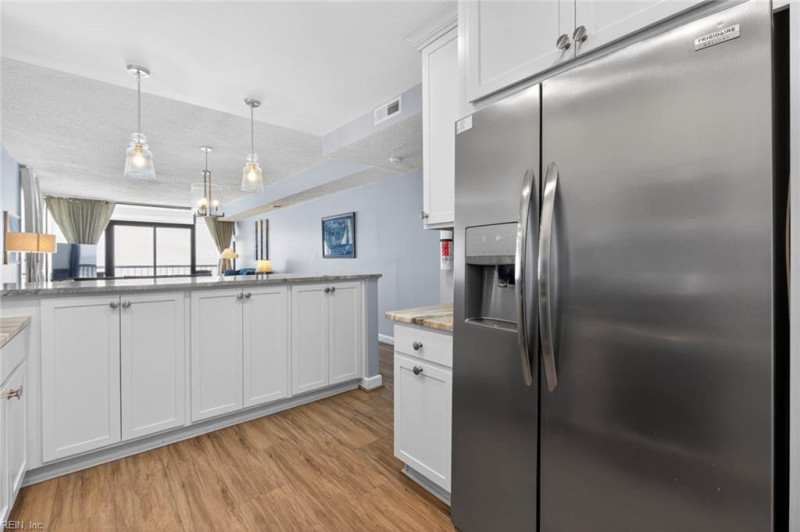 Photo 8 of 31 residential for sale in Virginia Beach virginia