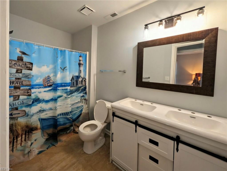 Photo 14 of 19 residential for sale in Virginia Beach virginia