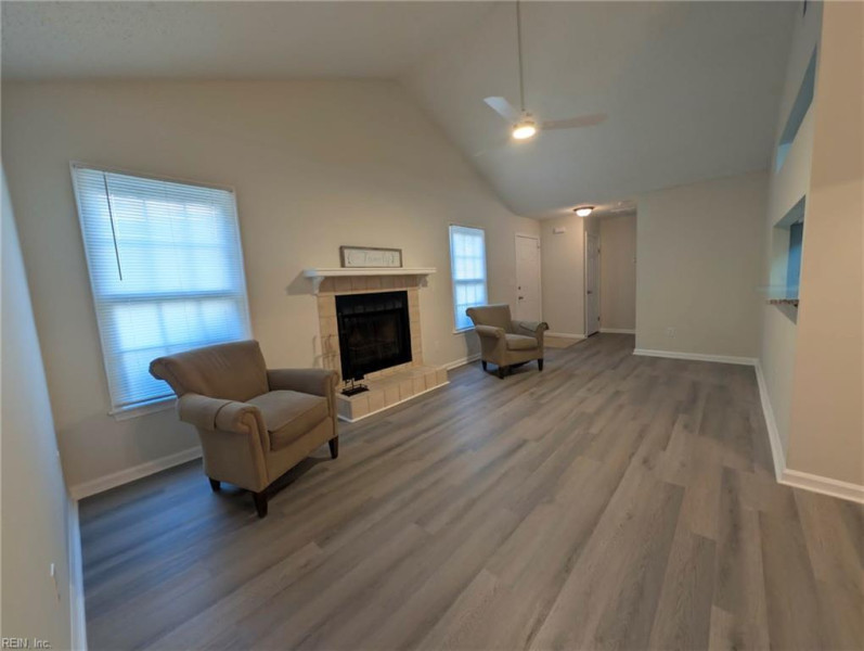 Photo 4 of 19 residential for sale in Virginia Beach virginia