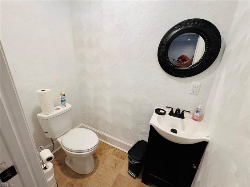 Photo 11 of 21 residential for sale in Portsmouth virginia