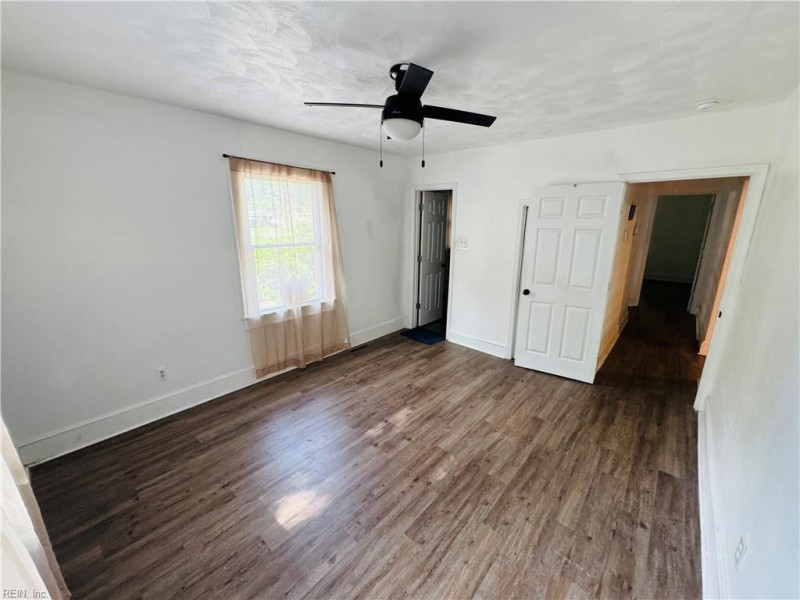 Photo 15 of 21 residential for sale in Portsmouth virginia