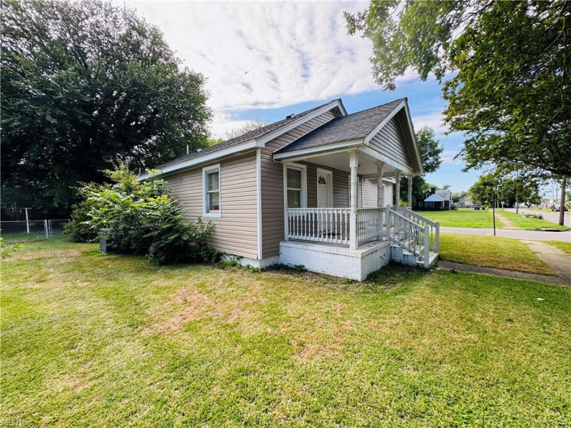 Photo 2 of 21 residential for sale in Portsmouth virginia