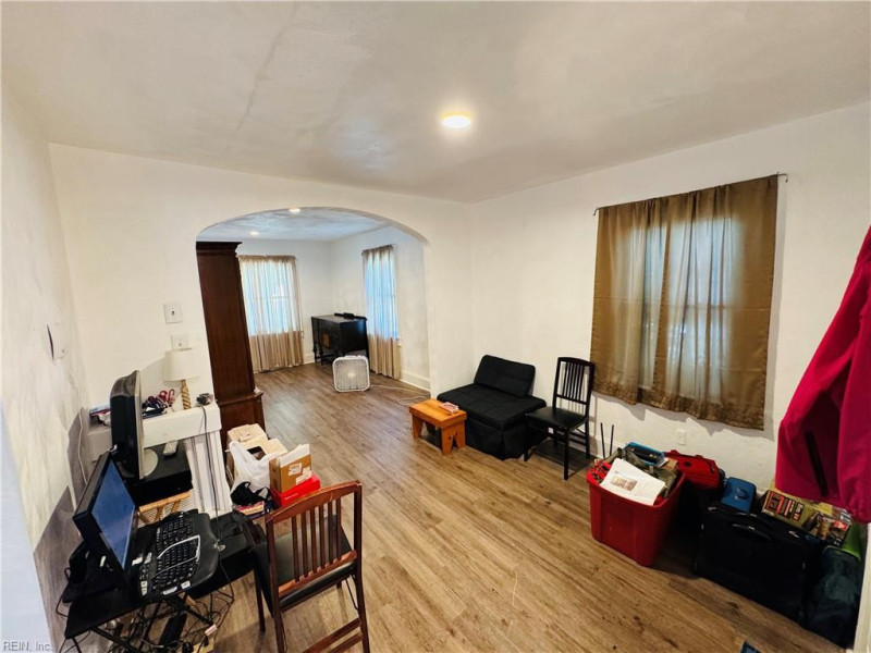 Photo 3 of 21 residential for sale in Portsmouth virginia