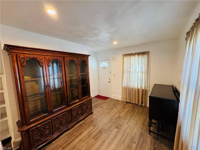 Photo 5 of 21 residential for sale in Portsmouth virginia