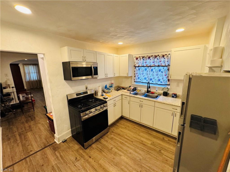 Photo 9 of 21 residential for sale in Portsmouth virginia