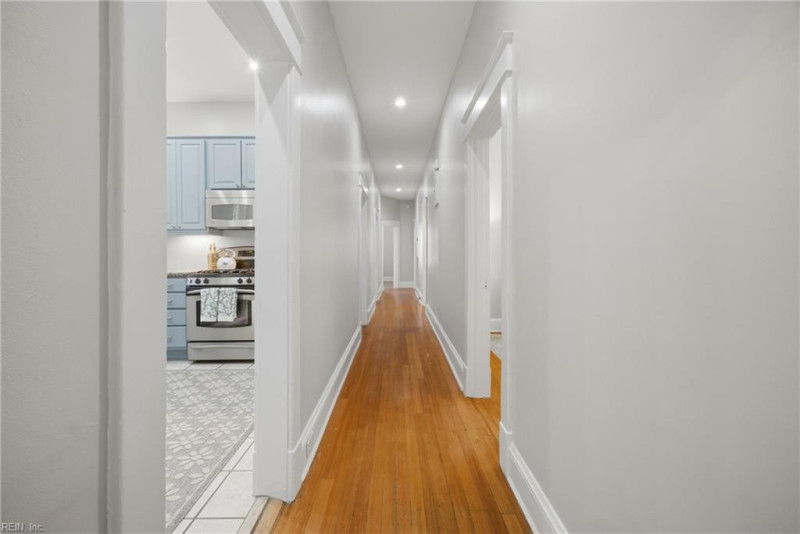 Photo 11 of 43 residential for sale in Norfolk virginia