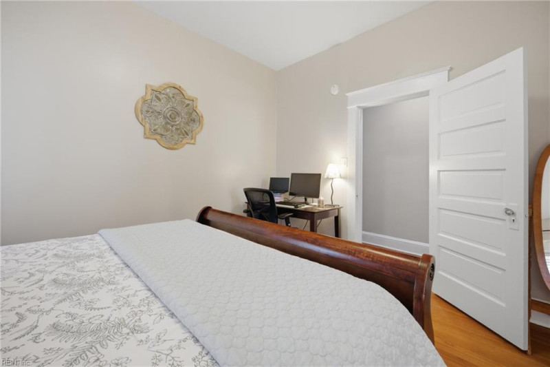 Photo 17 of 43 residential for sale in Norfolk virginia