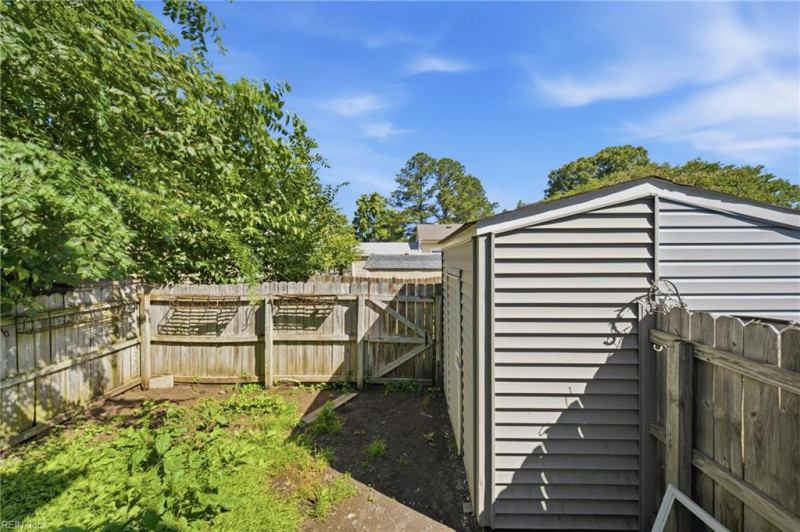 Photo 6 of 13 residential for sale in Virginia Beach virginia