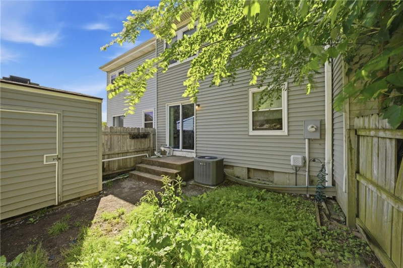 Photo 7 of 13 residential for sale in Virginia Beach virginia