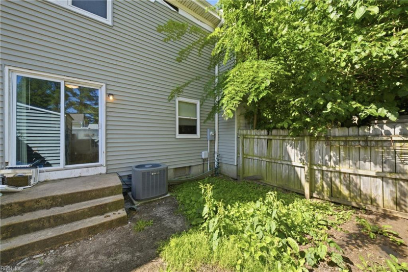 Photo 8 of 13 residential for sale in Virginia Beach virginia