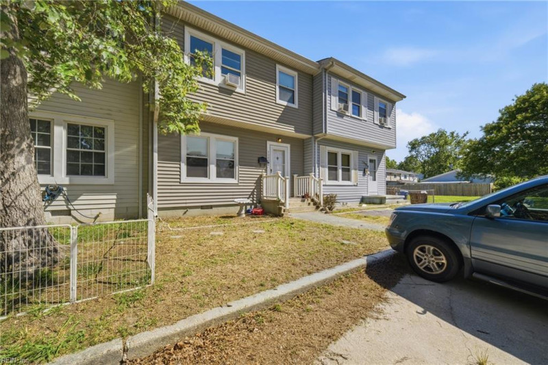 Photo 9 of 13 residential for sale in Virginia Beach virginia