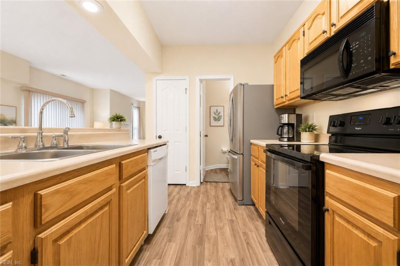 Photo 10 of 24 residential for sale in Virginia Beach virginia