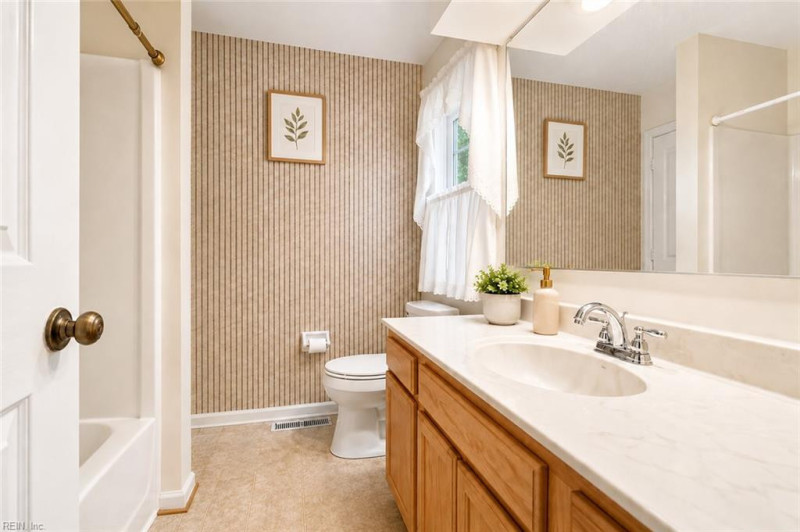 Photo 13 of 24 residential for sale in Virginia Beach virginia