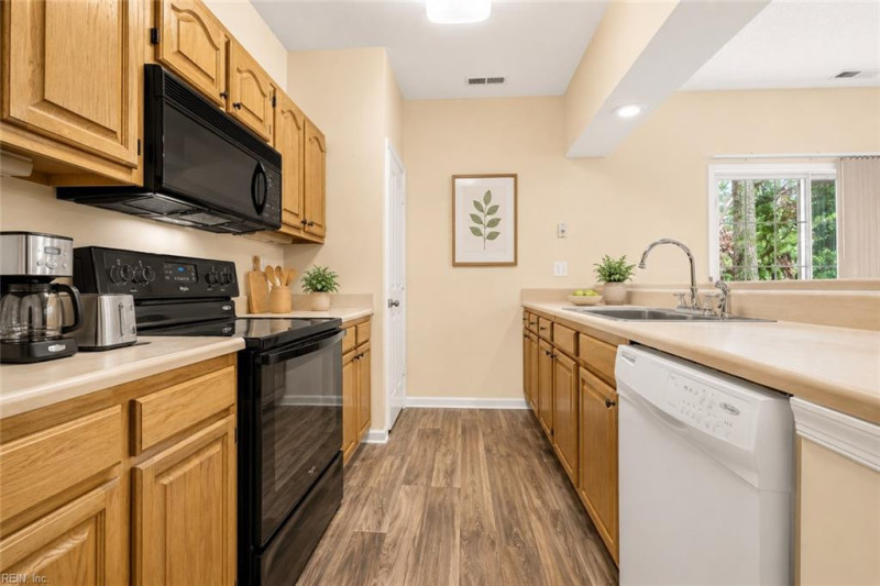 Photo 9 of 24 residential for sale in Virginia Beach virginia
