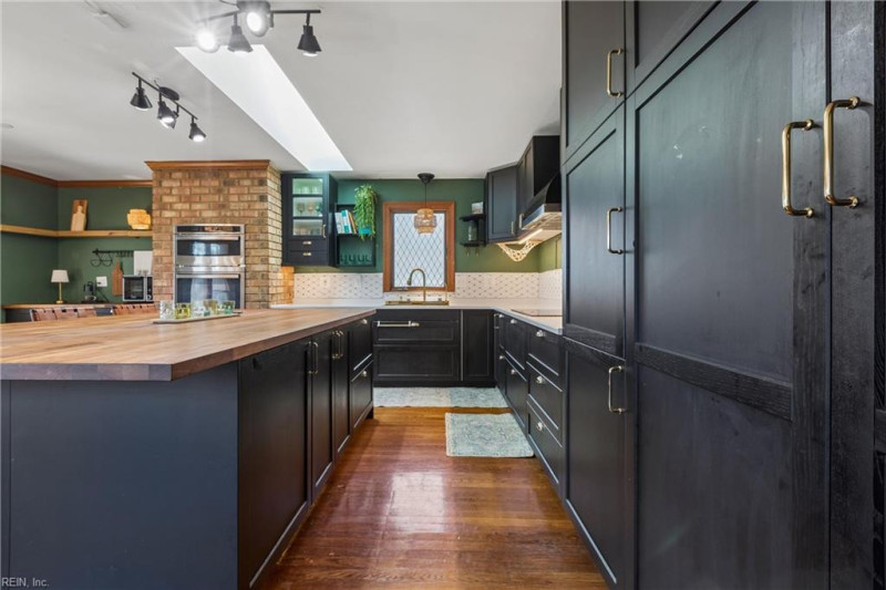 Photo 14 of 50 residential for sale in Hampton virginia