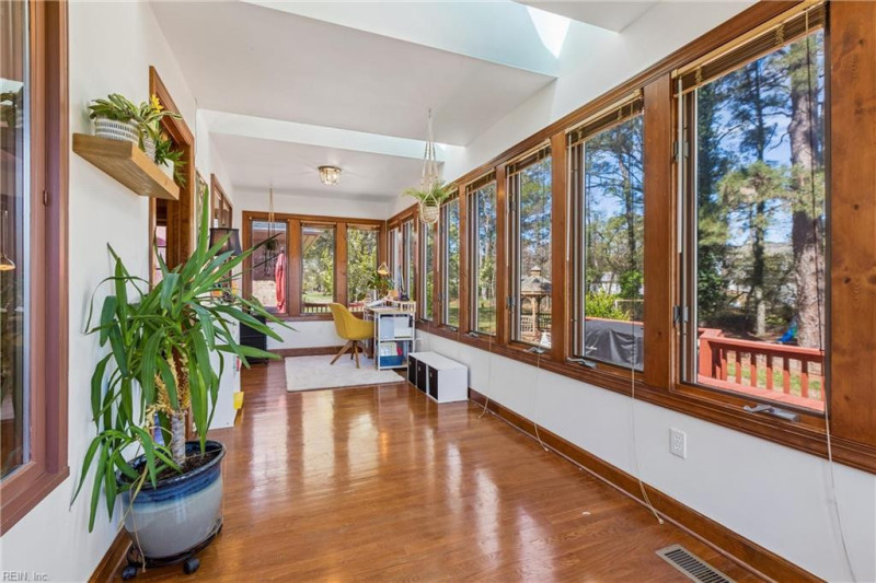 Photo 19 of 50 residential for sale in Hampton virginia
