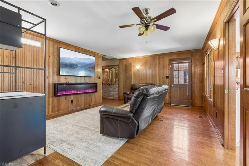 Photo 33 of 50 residential for sale in Hampton virginia