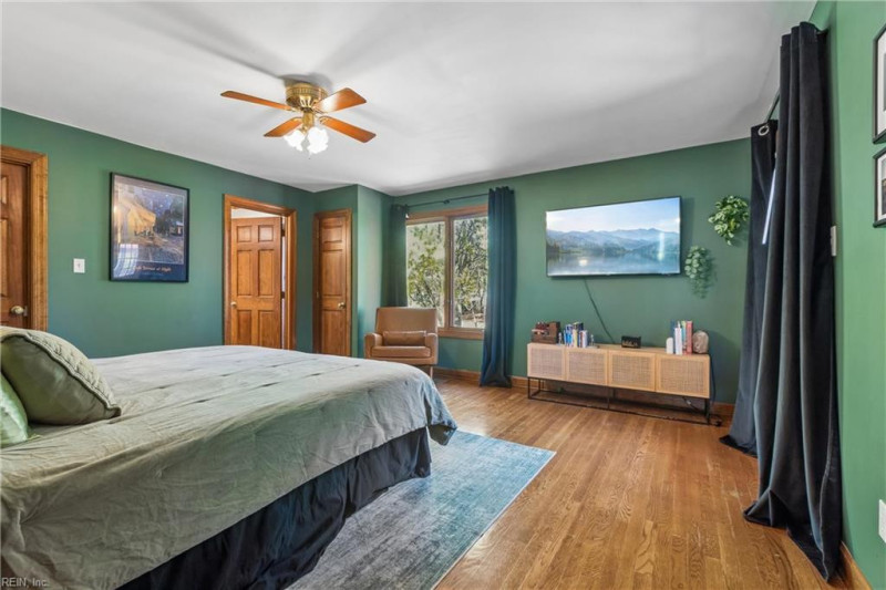 Photo 34 of 50 residential for sale in Hampton virginia