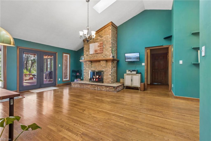 Photo 6 of 50 residential for sale in Hampton virginia