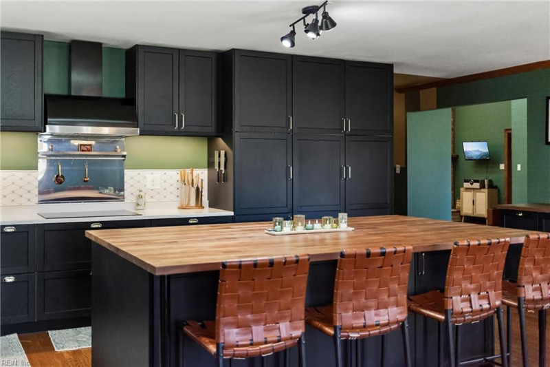 Photo 7 of 50 residential for sale in Hampton virginia