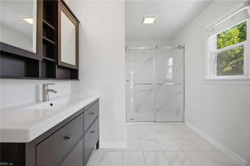 Photo 11 of 49 residential for sale in Virginia Beach virginia