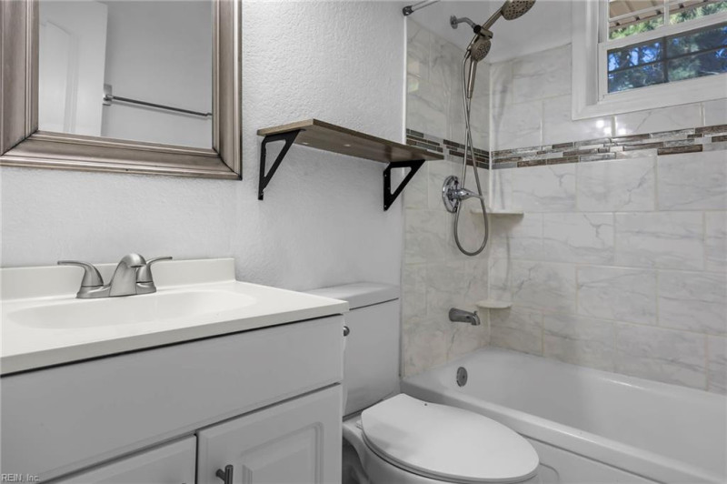 Photo 10 of 25 residential for sale in Portsmouth virginia