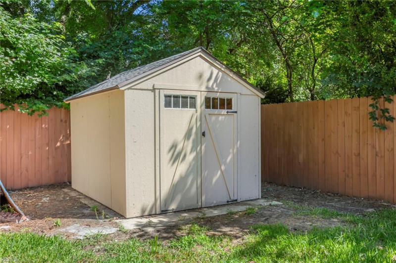 Photo 21 of 25 residential for sale in Portsmouth virginia