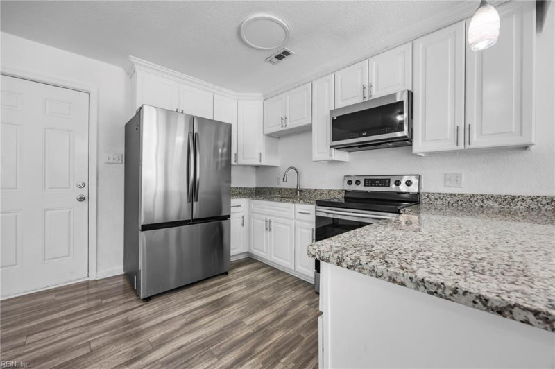 Photo 4 of 25 residential for sale in Portsmouth virginia