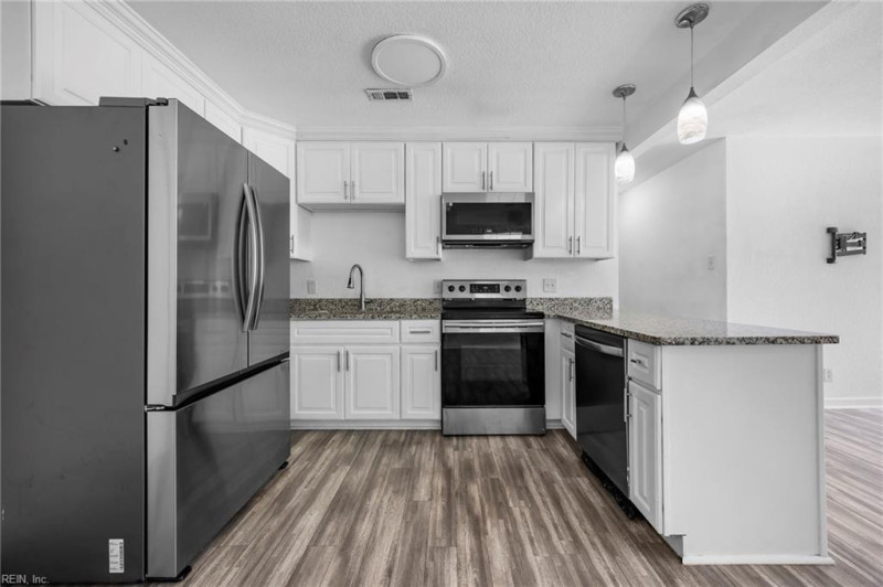 Photo 5 of 25 residential for sale in Portsmouth virginia