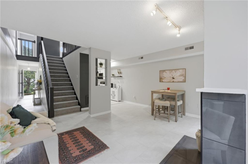 Photo 11 of 37 residential for sale in Virginia Beach virginia
