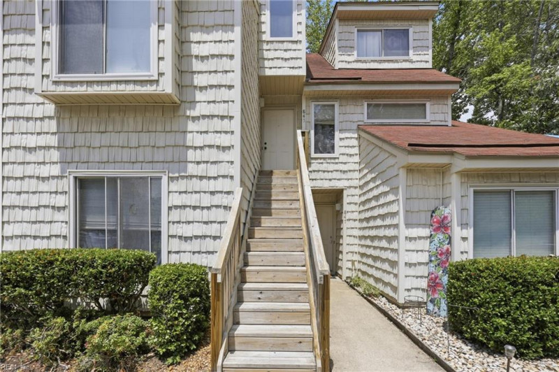 Photo 2 of 37 residential for sale in Virginia Beach virginia