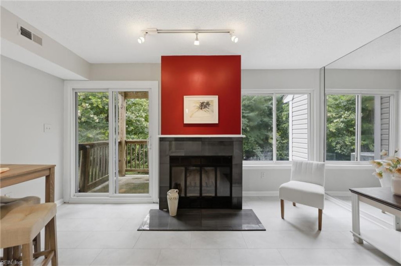 Photo 5 of 37 residential for sale in Virginia Beach virginia
