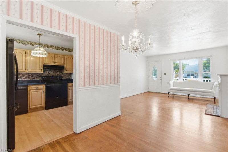 Photo 15 of 40 residential for sale in Norfolk virginia