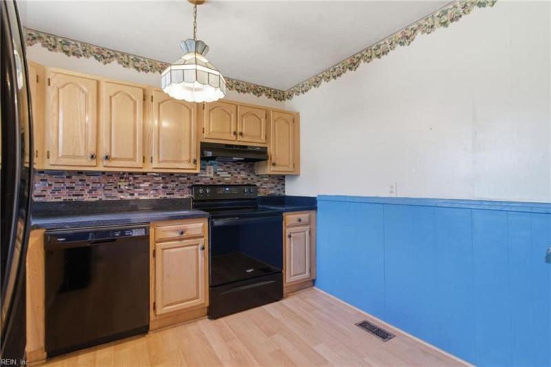 Photo 16 of 40 residential for sale in Norfolk virginia