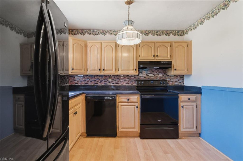 Photo 17 of 40 residential for sale in Norfolk virginia