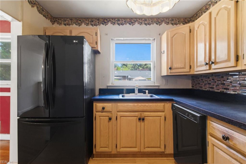Photo 19 of 40 residential for sale in Norfolk virginia