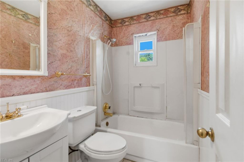 Photo 25 of 40 residential for sale in Norfolk virginia