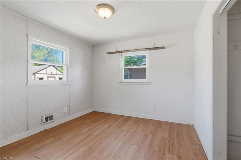Photo 26 of 40 residential for sale in Norfolk virginia
