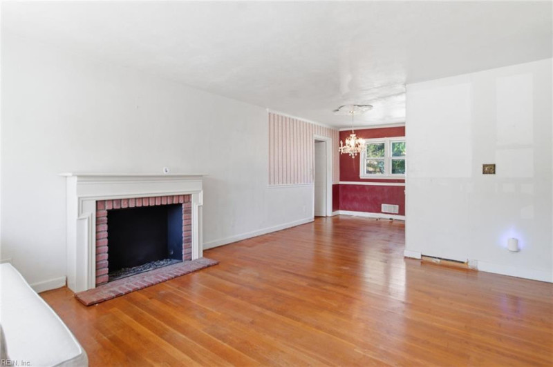 Photo 8 of 40 residential for sale in Norfolk virginia
