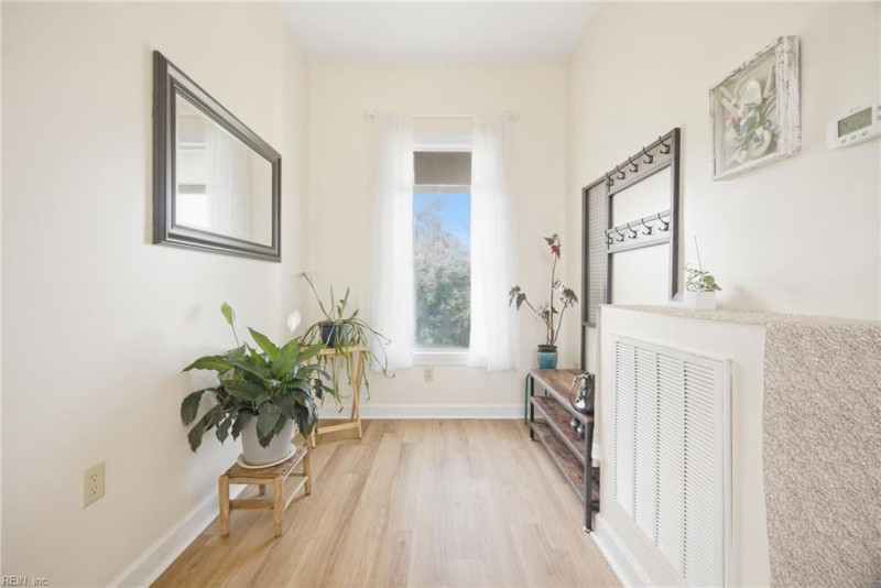 Photo 11 of 50 residential for sale in Hampton virginia