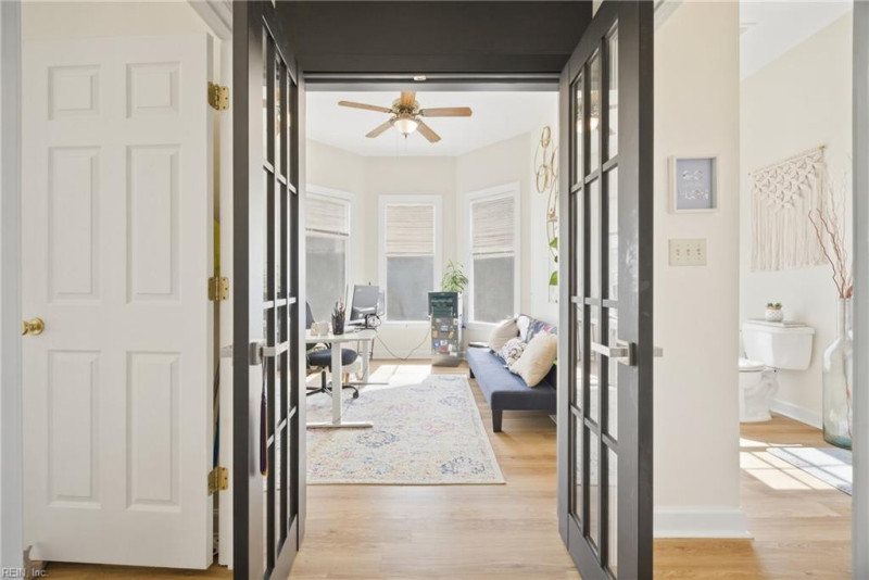 Photo 14 of 50 residential for sale in Hampton virginia