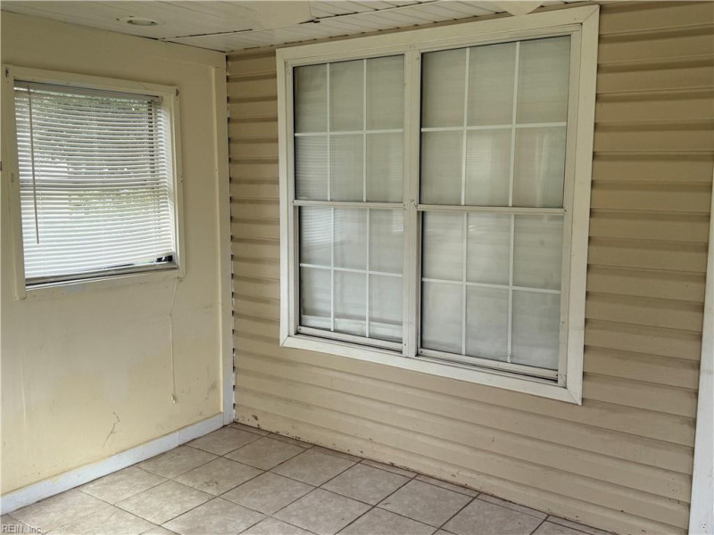 Photo 15 of 31 residential for sale in Suffolk virginia