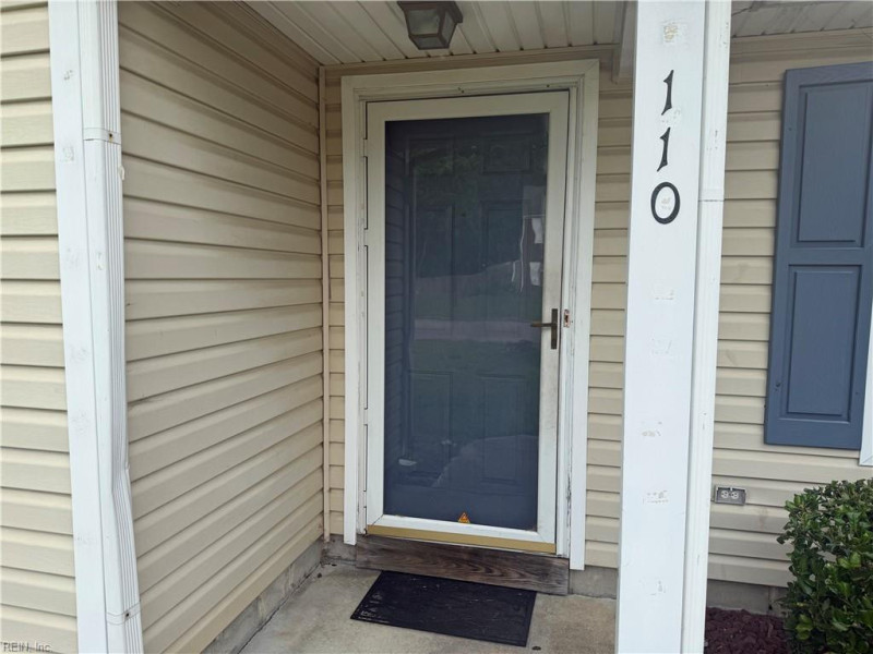 Photo 4 of 31 residential for sale in Suffolk virginia