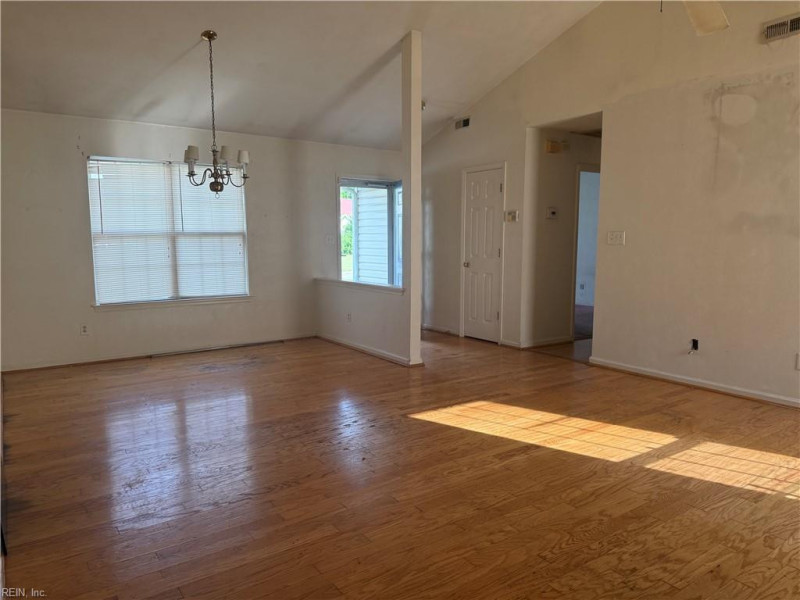 Photo 7 of 31 residential for sale in Suffolk virginia